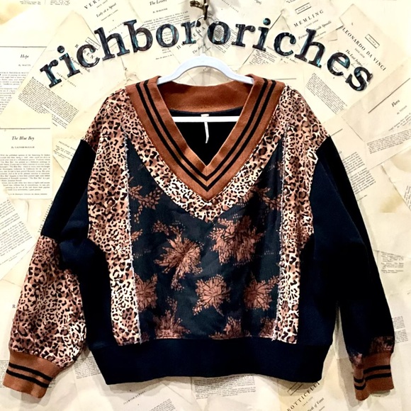 Free People Lucy Sweatshirt Animal Leopard Black V Neck Crop Patchwork - Picture 2 of 6